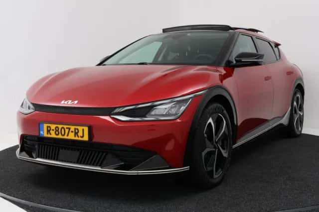 Kia EV6 (2022) thumbnail 1