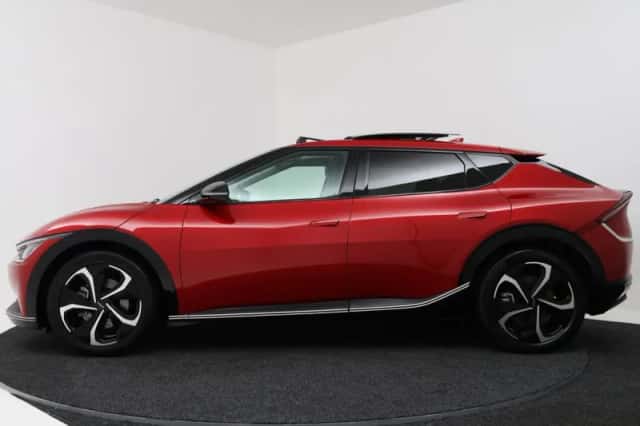 Kia EV6 (2022) thumbnail 3