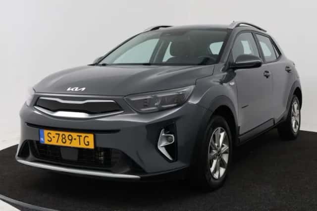 Kia Stonic (2023) thumbnail 1