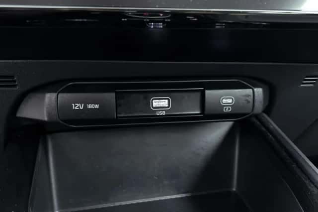 Kia Niro EV (2024) thumbnail 4