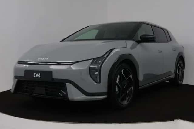 Kia EV4 (2026) thumbnail 1