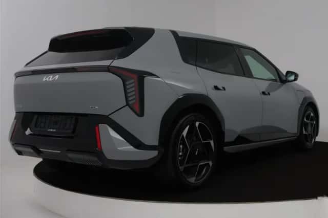 Kia EV4 (2026) thumbnail 2