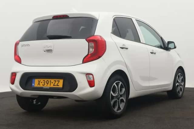 Kia Picanto (2024) thumbnail 2