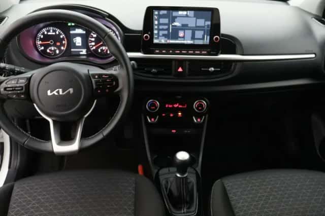 Kia Picanto (2024) thumbnail 4