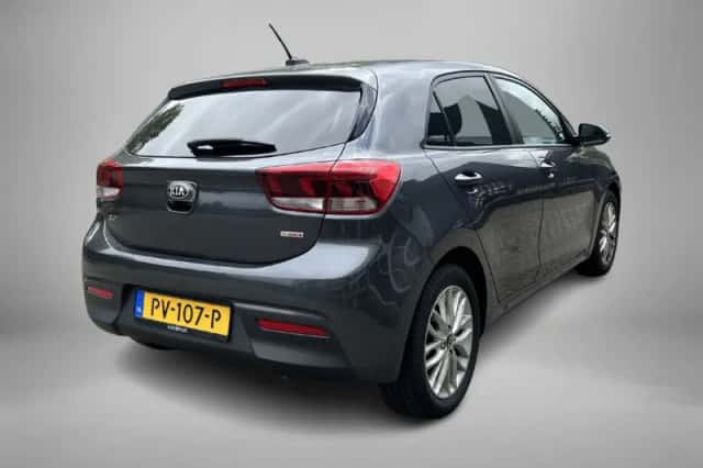Kia Rio (2017) thumbnail 2