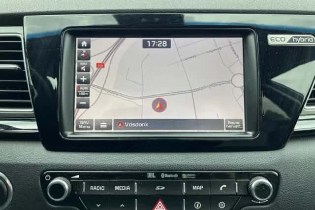Kia Niro (2016) thumbnail 3
