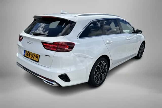 Kia Ceed_Sportswagon (2024) thumbnail 2