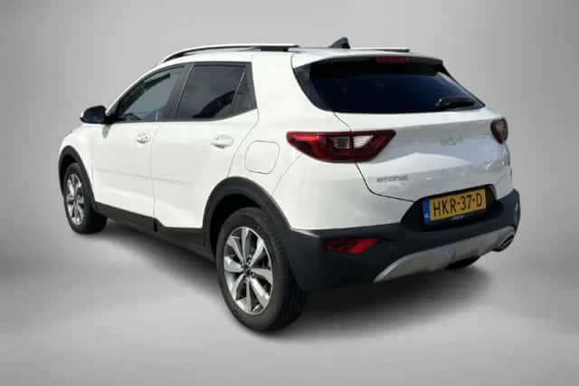 Kia Stonic (2025) thumbnail 4