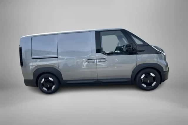 Kia PV5 (2025) thumbnail 3
