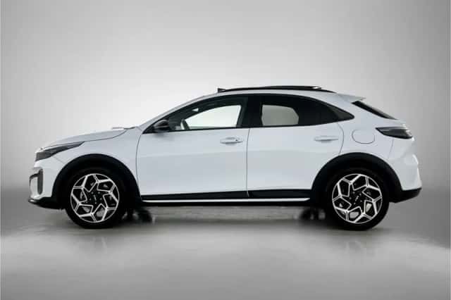 Kia XCeed (2024) thumbnail 3