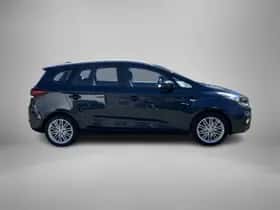 Kia Carens (2017) thumbnail 3