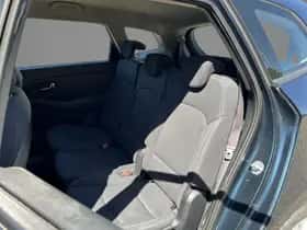 Kia Carens (2017) thumbnail 9