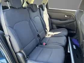 Kia Carens (2017) thumbnail 10