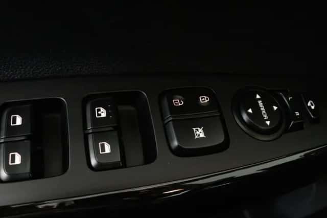Kia Picanto (2024) thumbnail 5