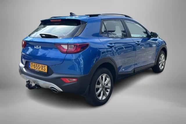Kia Stonic (2023) thumbnail 2