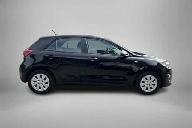 Kia Rio (2022) thumbnail 3