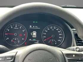Kia Rio (2022) thumbnail 4