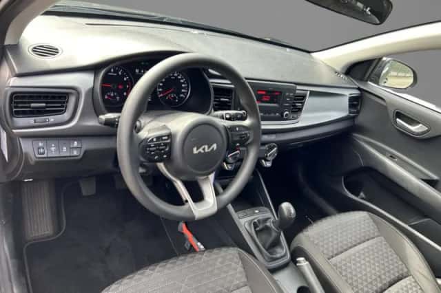 Kia Rio (2022) thumbnail 5