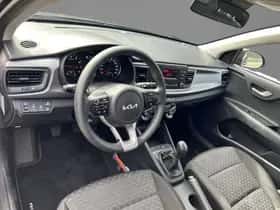 Kia Rio (2022) thumbnail 5