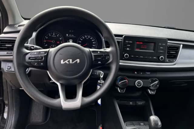 Kia Rio (2022) thumbnail 6