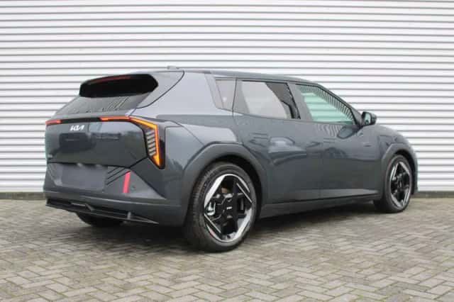 Kia EV4 (2026) thumbnail 3