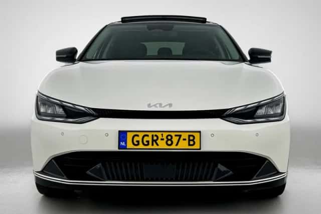 Kia EV6 (2024) thumbnail 2
