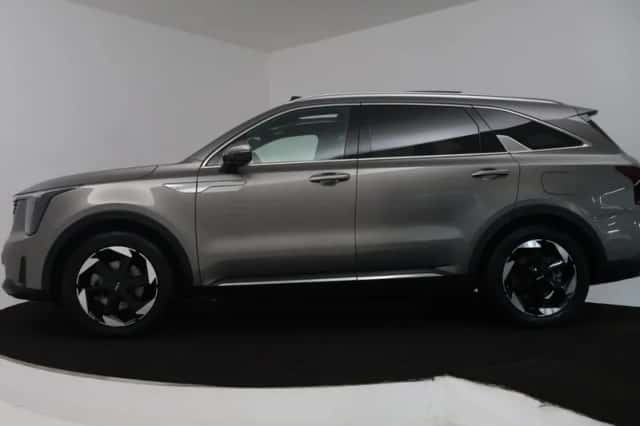 Kia Sorento (2025) thumbnail 3
