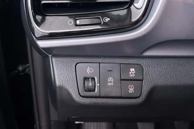 Kia Stonic (2025) thumbnail 5