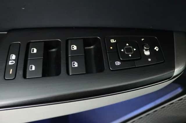 Kia EV6 (2025) thumbnail 4