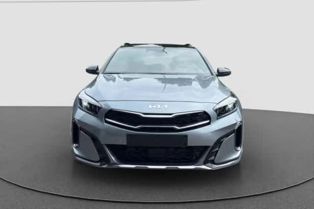 Kia XCeed (2025) thumbnail 2