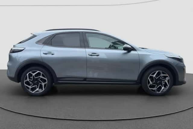 Kia XCeed (2025) thumbnail 3