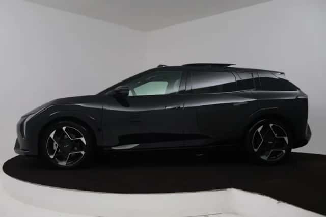 Kia EV4 (2025) thumbnail 3