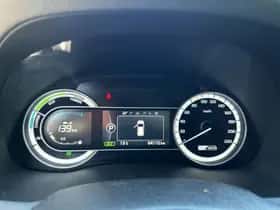 Kia Niro (2016) thumbnail 23