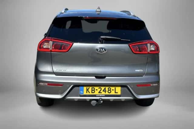 Kia Niro (2016) thumbnail 6