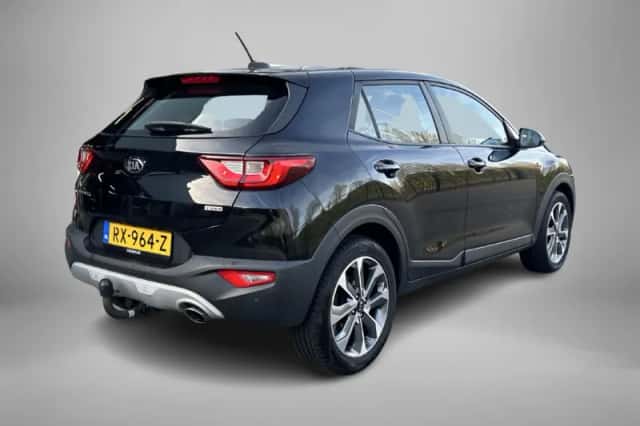 Kia Stonic (2018) thumbnail 2