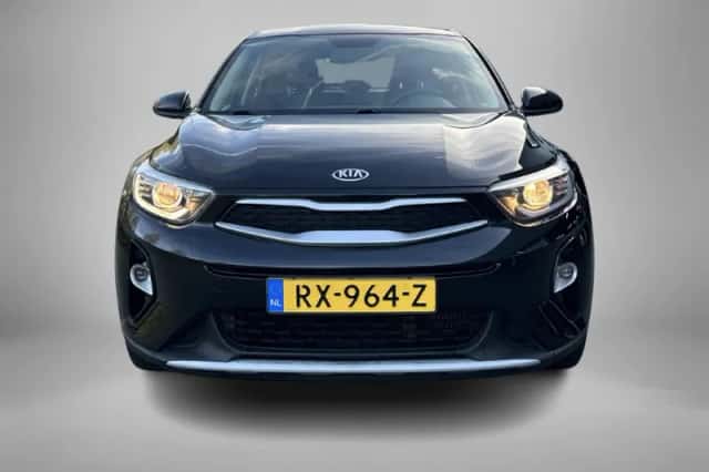 Kia Stonic (2018) thumbnail 4