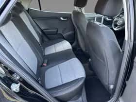 Kia Stonic (2018) thumbnail 9