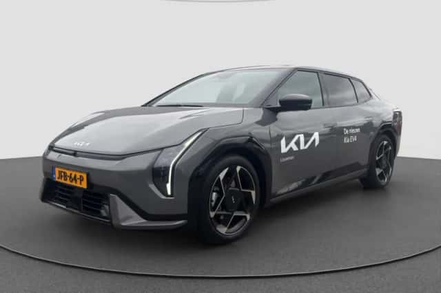 Kia EV4 (2025) thumbnail 1