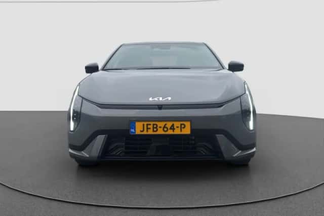 Kia EV4 (2025) thumbnail 2