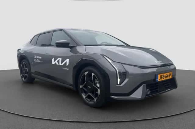 Kia EV4 (2025) thumbnail 3