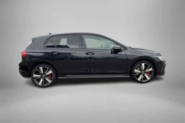 Volkswagen Golf (2021) thumbnail 3