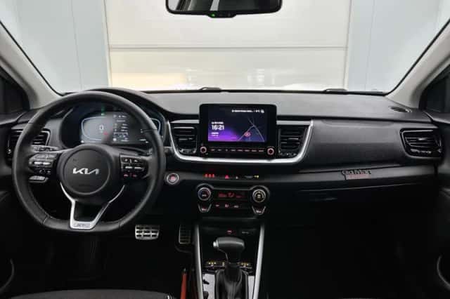 Kia Stonic (2024) thumbnail 4