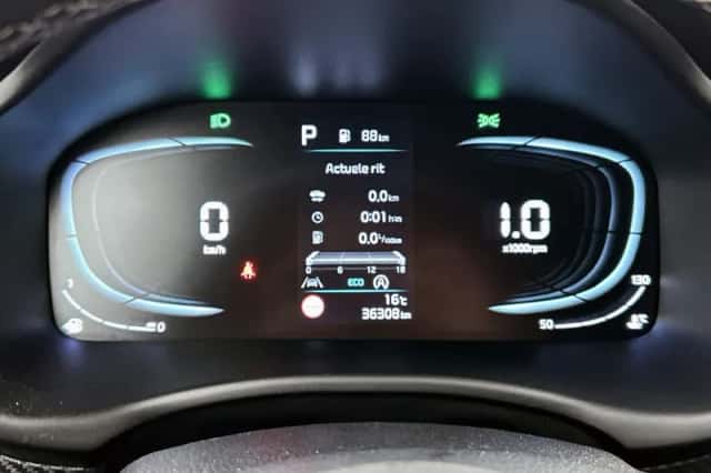 Kia Stonic (2024) thumbnail 5