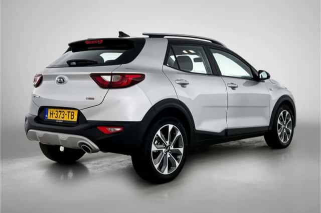 Kia Stonic (2020) thumbnail 2