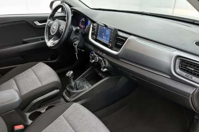 Kia Stonic (2020) thumbnail 6