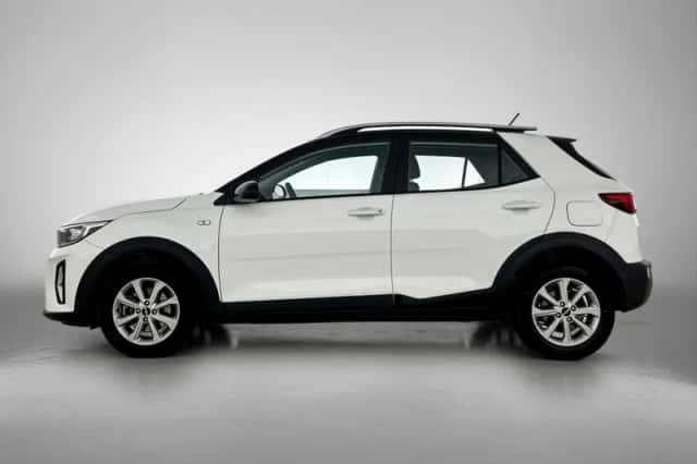 Kia Stonic (2022) thumbnail 3