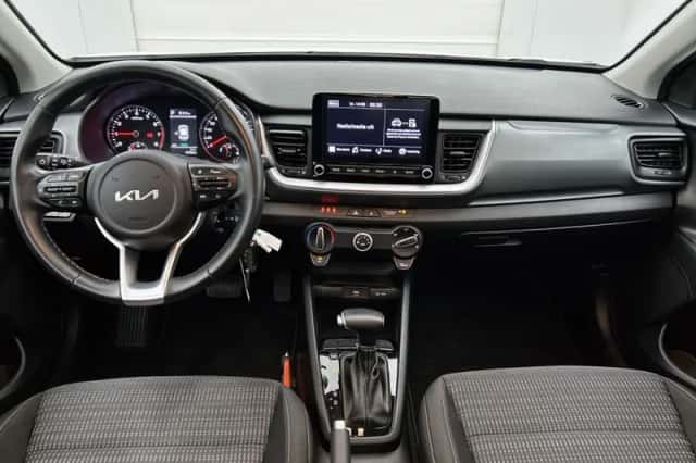 Kia Stonic (2022) thumbnail 5