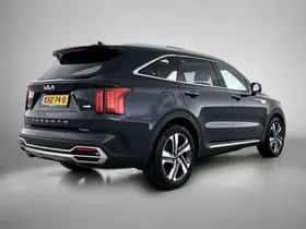 Kia Sorento (2021) thumbnail 2