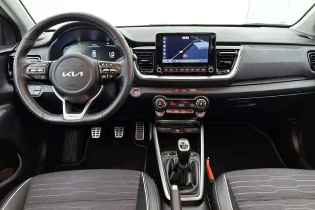 Kia Stonic (2025) thumbnail 4