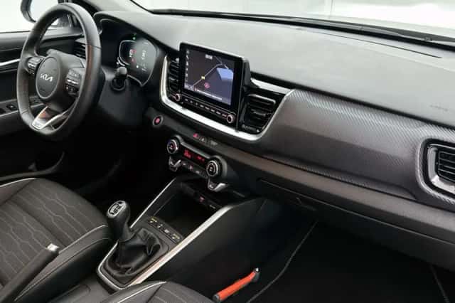 Kia Stonic (2025) thumbnail 6